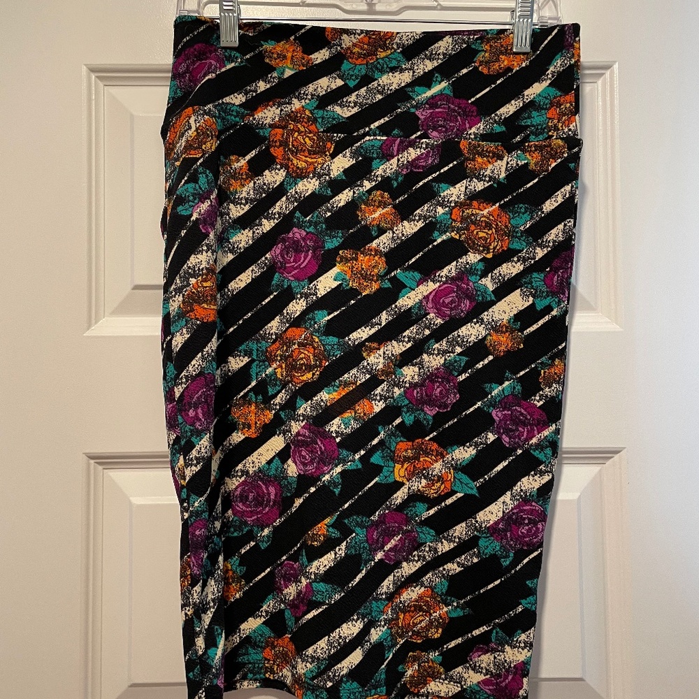 Diagonal stripe and rose patterned Cassie skirt